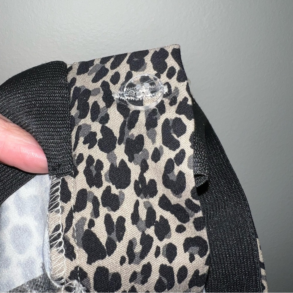 Cheetah ankle pull on pant sz 4 fitted leopard elastic waist side zip high rise - Picture 9 of 12